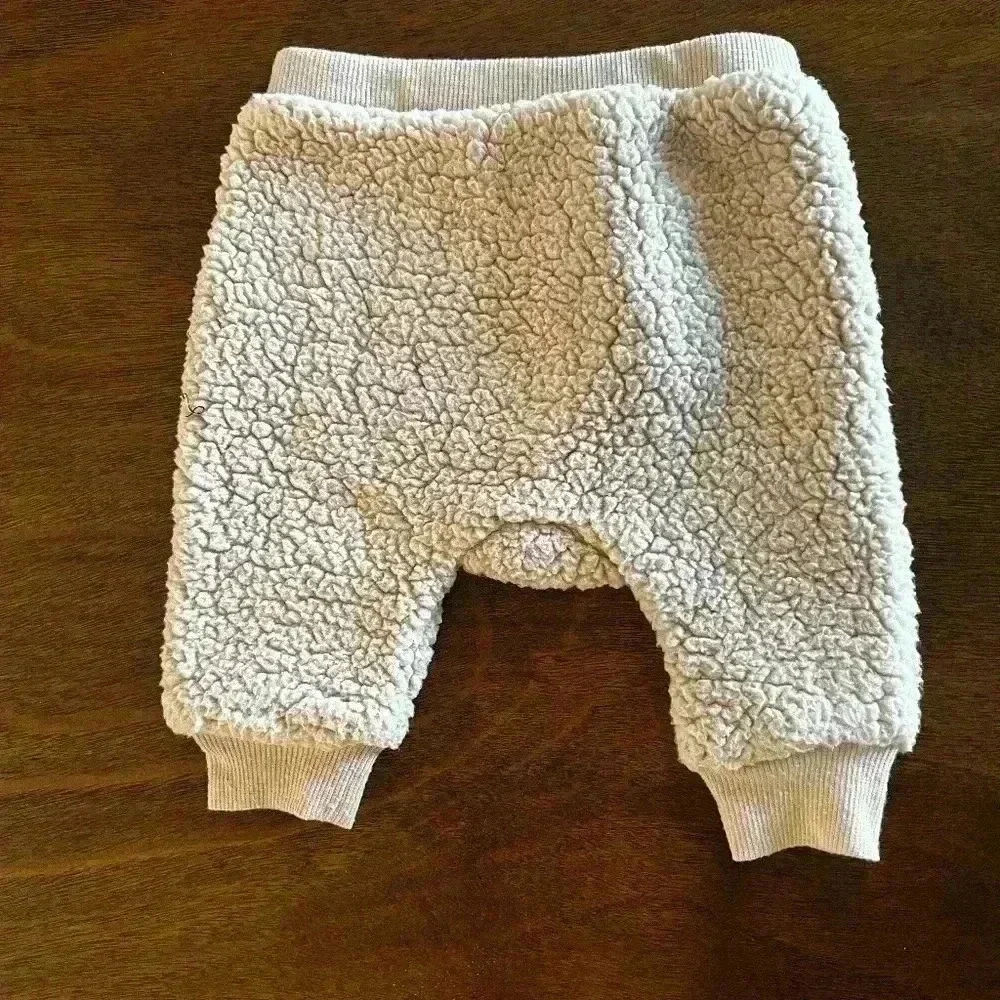 Modern Moments Boy’s Size 0-3 Months‎ Beige Soft Fleece 2Pc Outfit